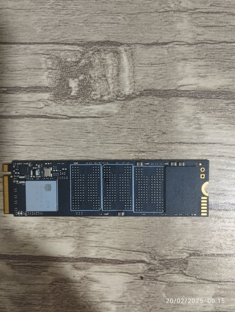 Ssd nvm 128 GB Hikvision sotiladi holati ideal