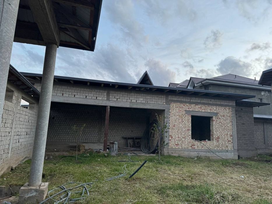 Uchastka sotiladi.  Sampiga yaqin