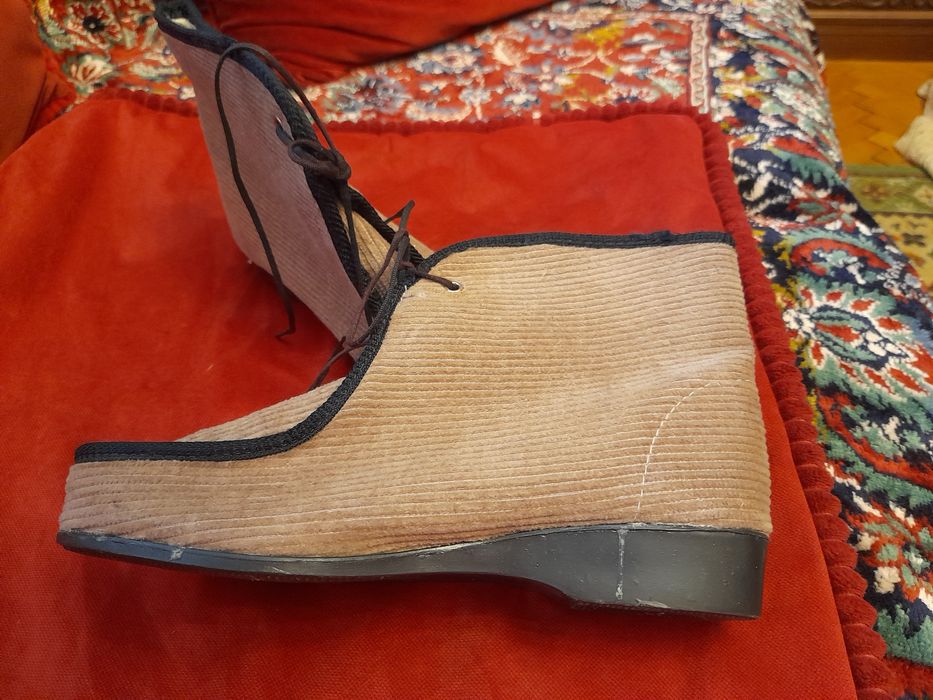 Pantofi de casa din catifea