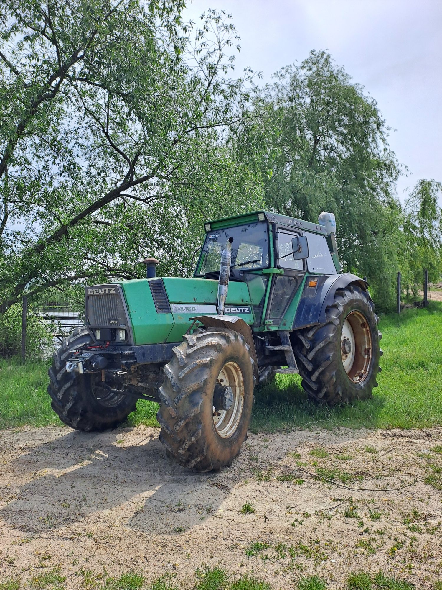 Vând tractor DEUTZ DX 160