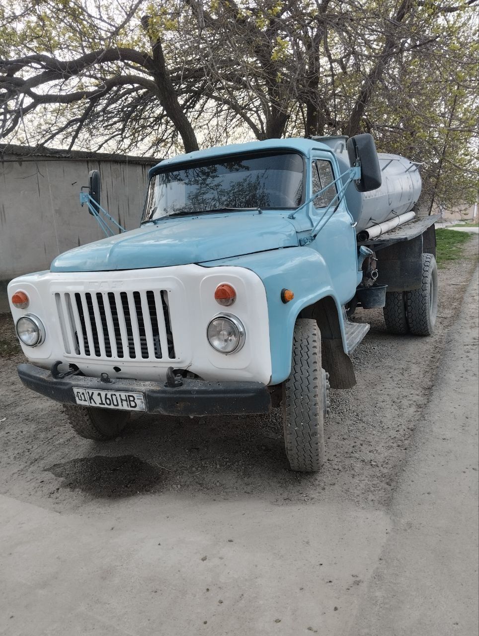 Gaz 53 vodovoz sotiladi
