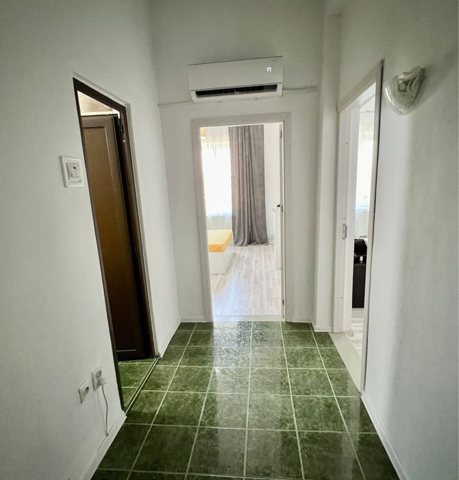 Inchiriez apartament 2 camere decomandate Centru