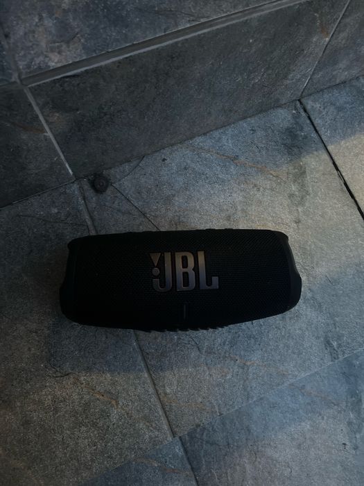 Vand boxa JBL charge 5
