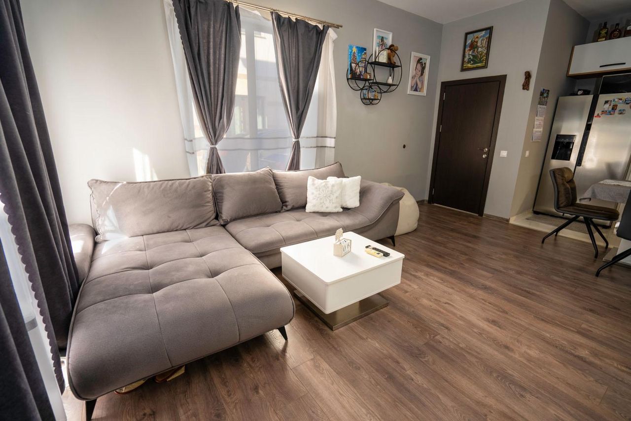 Продава се Къща в Бургас, Сарафово - 200 кв.м за 1300 €/кв.м - Снимка #1