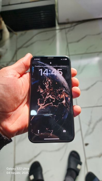 Iphone x usta kormagan aybi orqa krishga singan