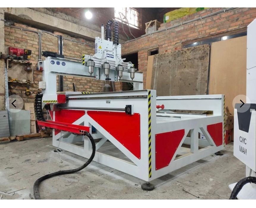 CNC pentru prelucrarea lemnului