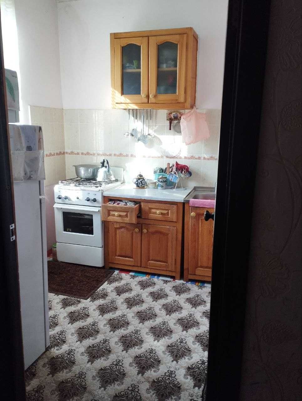 СРОЧНО Чиланзар 12, 2/4/4, Фархадский базар, 48м2, Раздельные комнаты
