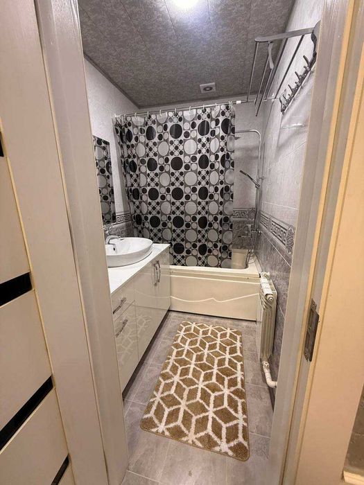 Продаётся 3х комн квартира на 3 этаже Ор-р  6 микрорайон Омад