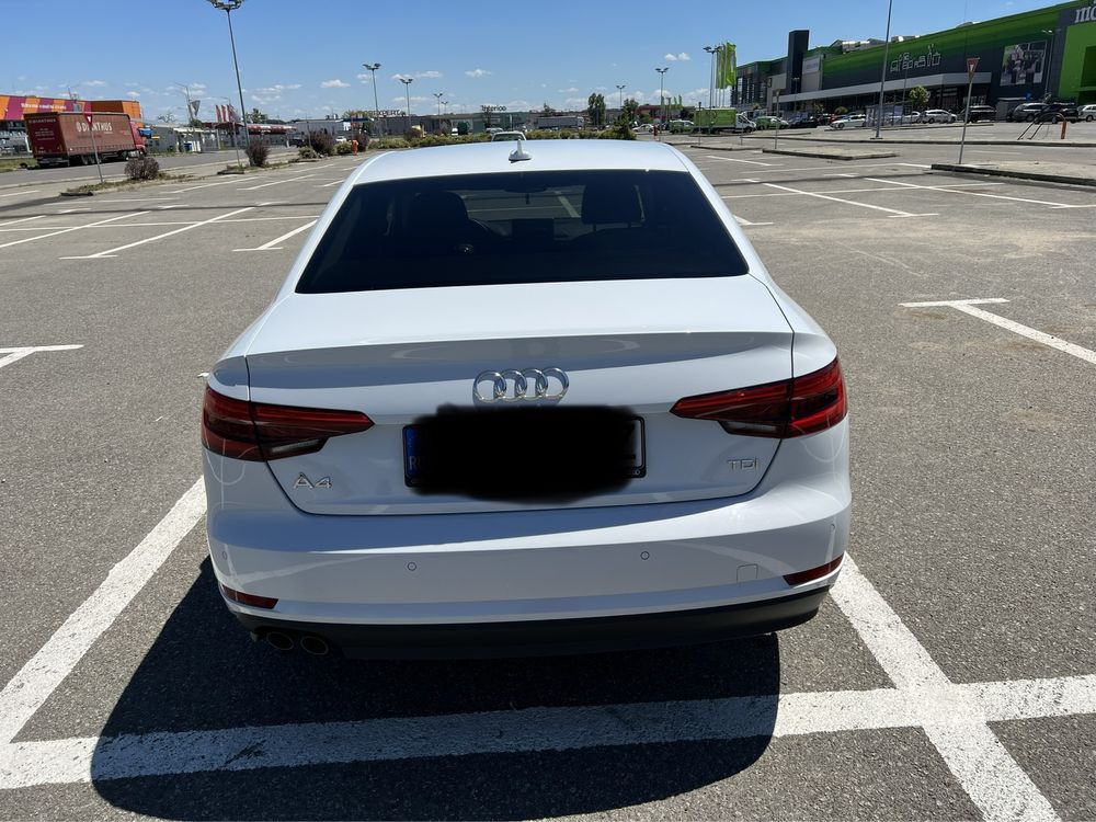 Audi A4-S Line(2017)