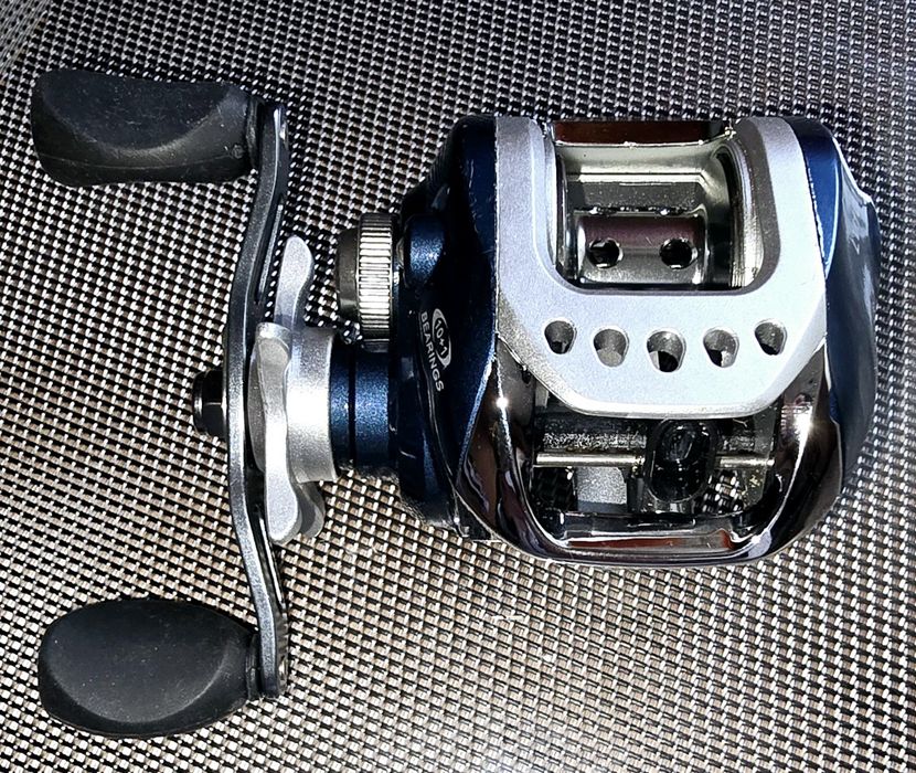 Mulinetă Baitcasting 10+1 Rulmenți cu bile LV100 - mana dreapta