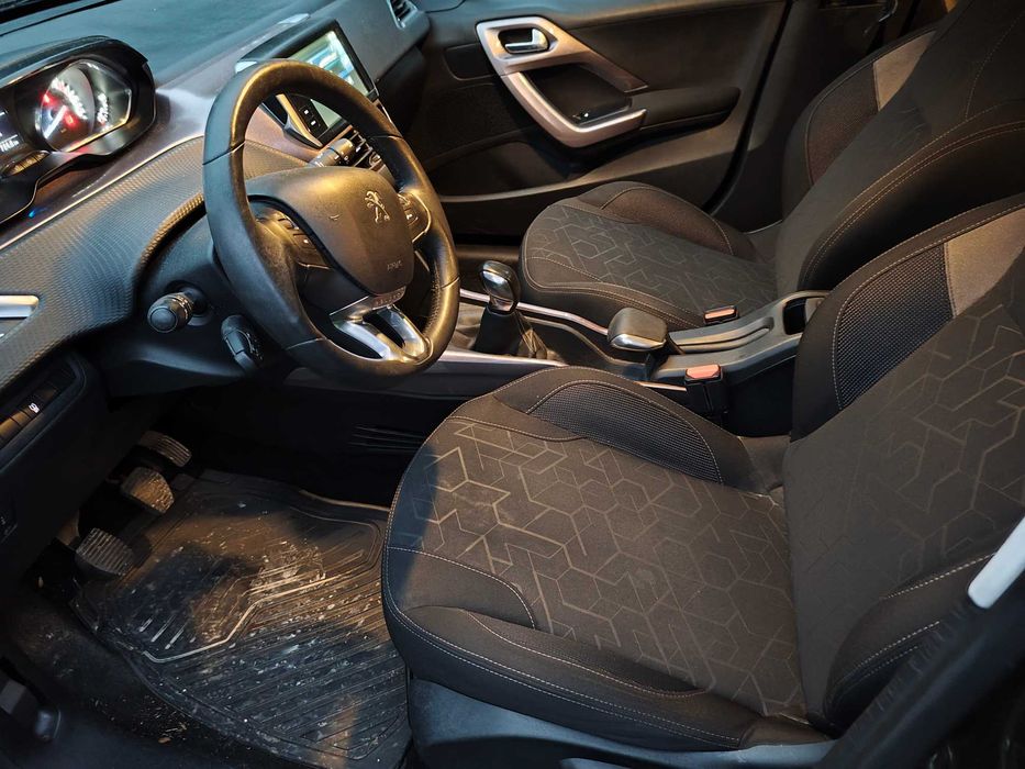 Пежо 2008 1,2VTi, 2015, 112000 km