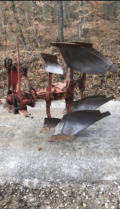 Plug pentru diferite Tractoare