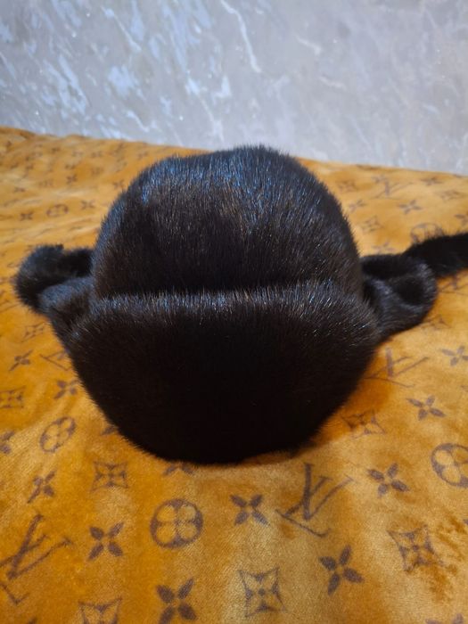 Продам ушанку новая