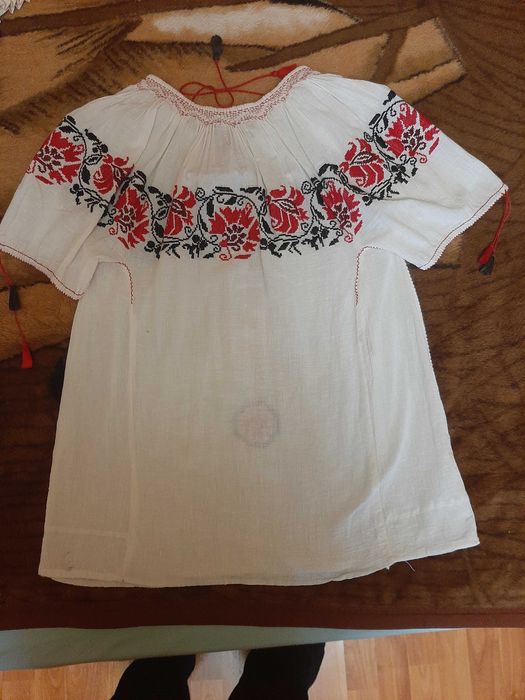 Ia veche din in cusuta manual