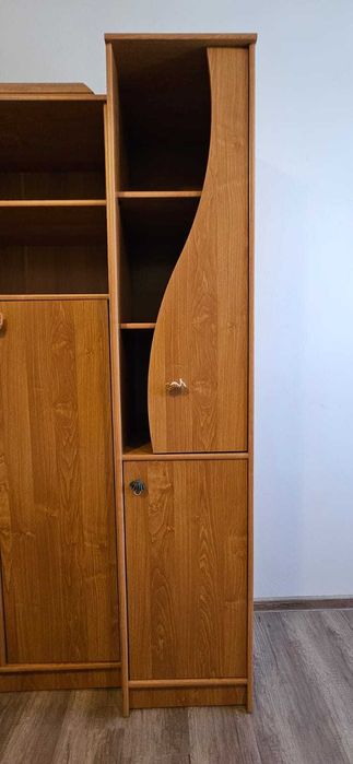 Vand mobila cu 4 corpuri + birou