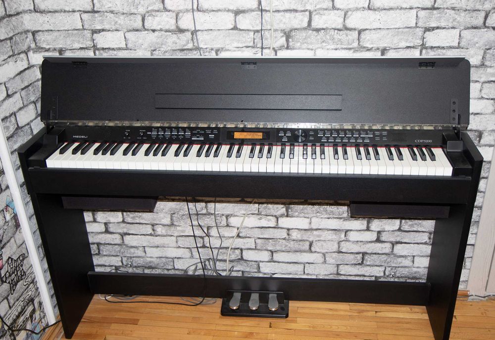 Продам Электронное пианино MODELI CDP 5200