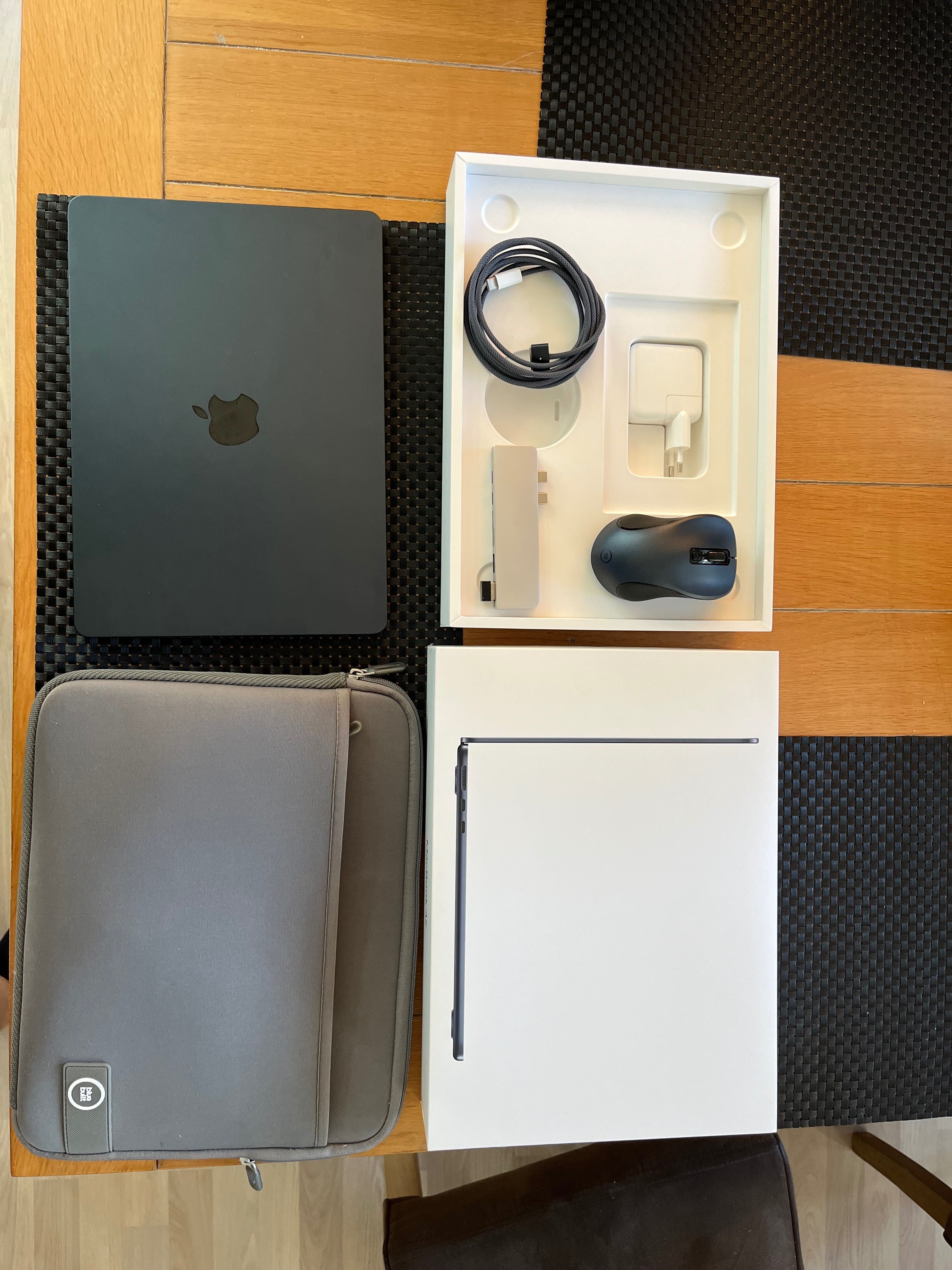 Vând Apple MacBook