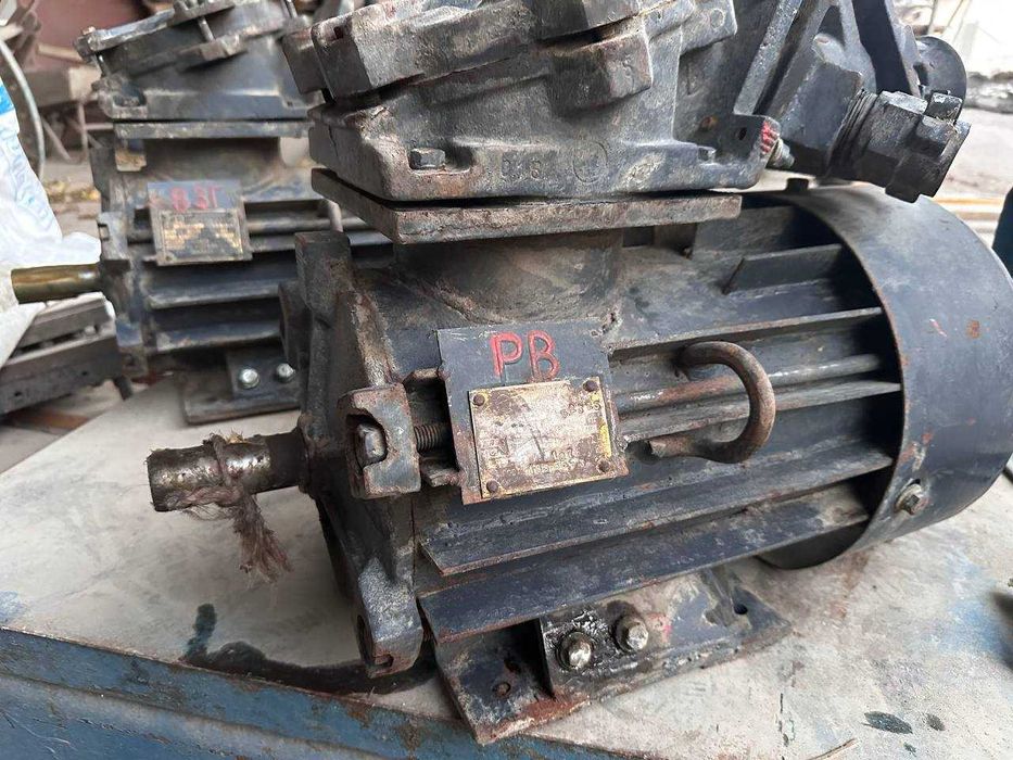 Электродвигатели советские (в масле)