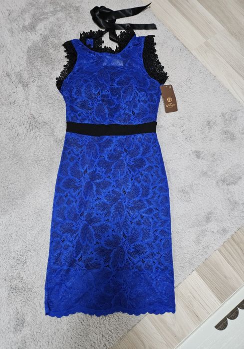 Официална дантелена рокля в синьо