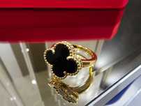 Van Cleef & Arpels VCA Gold Black Onyx Alhambra Clover Дамски Пръстен
