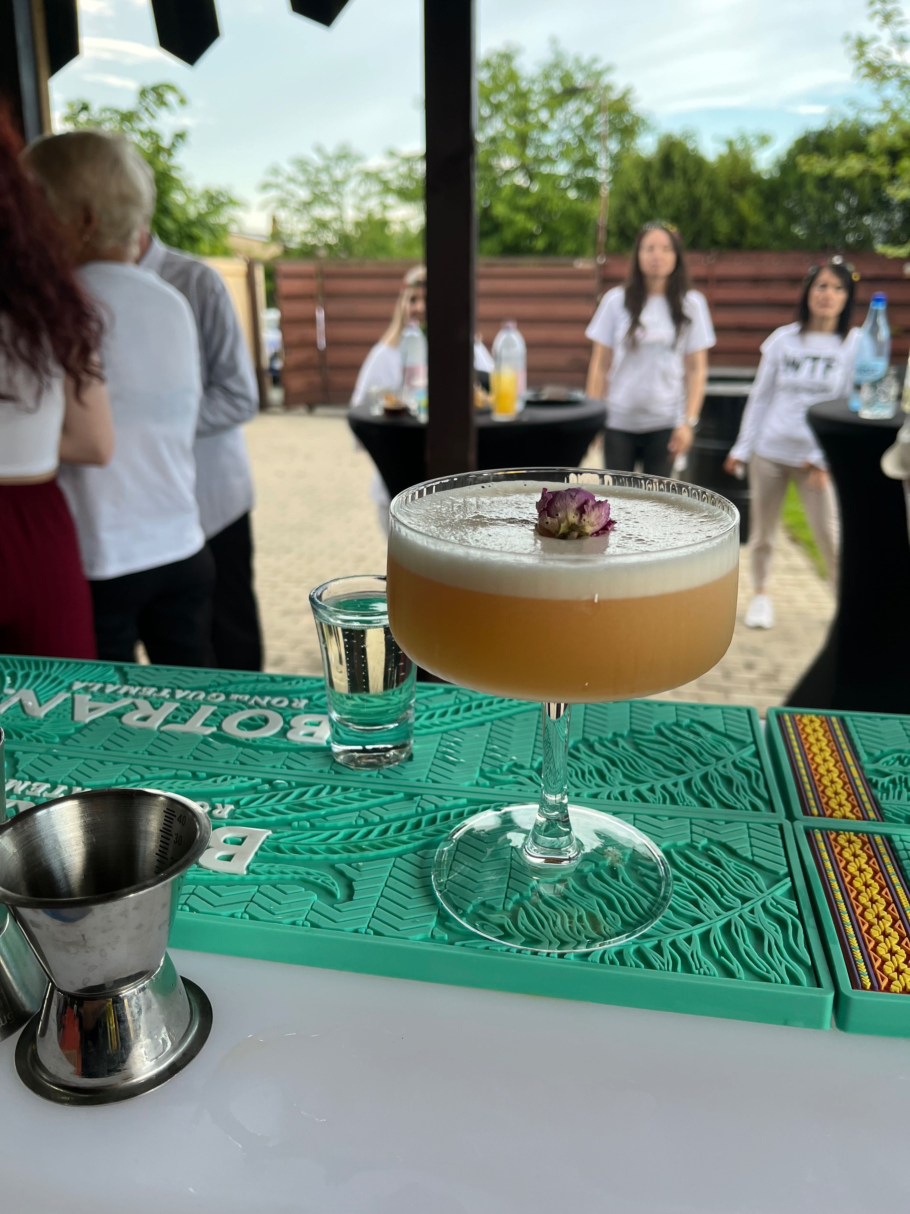 Cocktail bar/ Tort de shot-uri