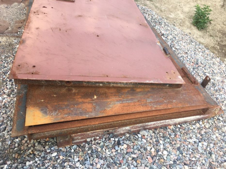 Дверь металическая 2x0.80