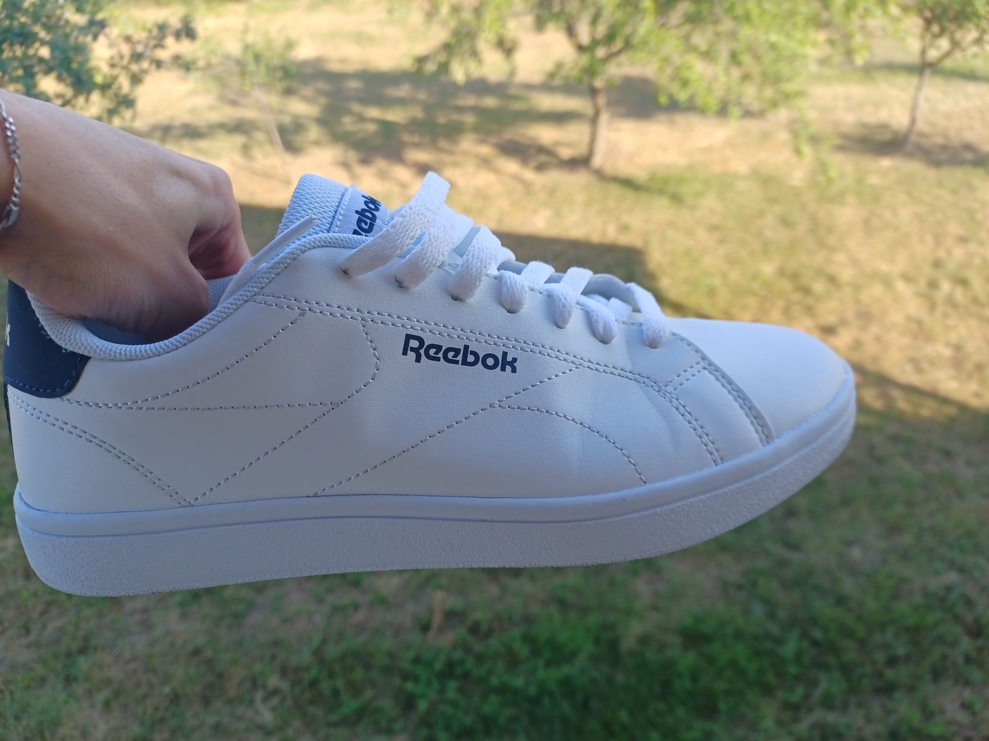 Adidasi Reebok albi 40 impecabili