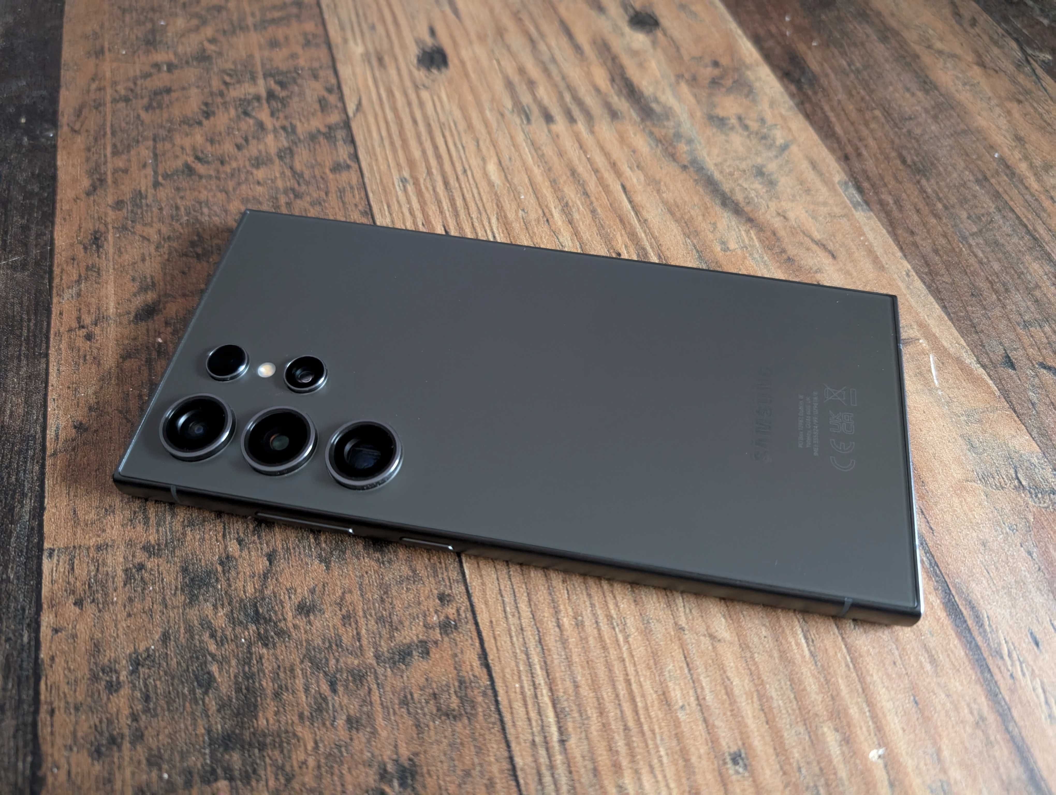 Samsung Galaxy S24 Ultra 1TB Titanium Black + СУПЕР КОМПЛЕКТ, КАТО НОВ