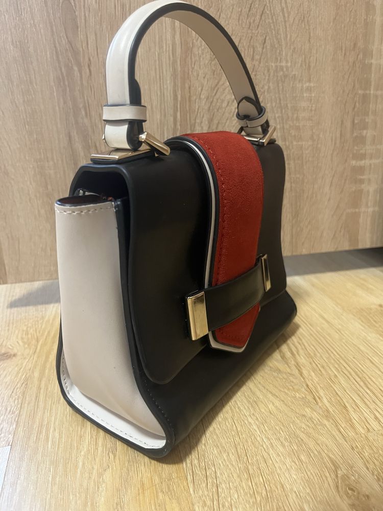 Малка чантичка Zara