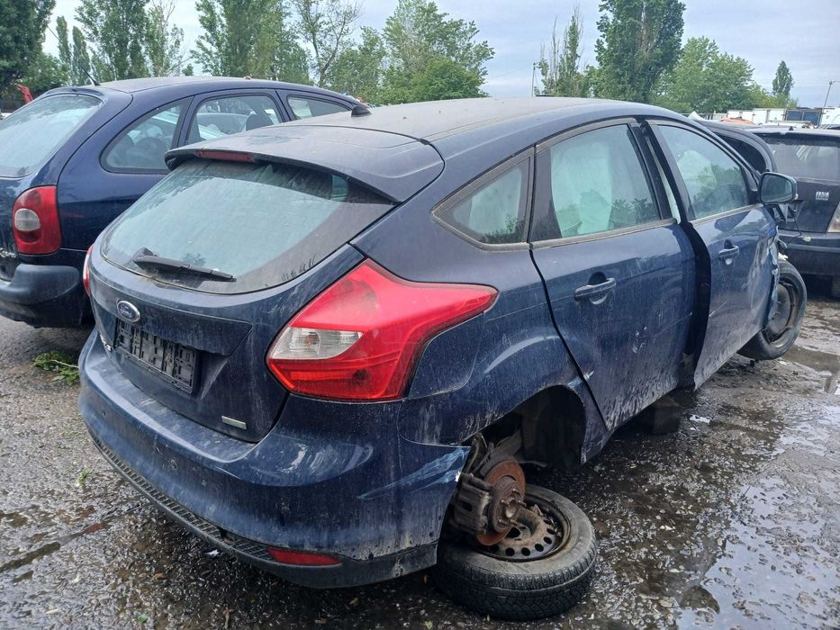 Dezmembrez Ford Focus 3 1.0 Benzina Din 2012