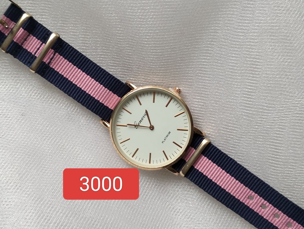 Часы женские, новые 2500