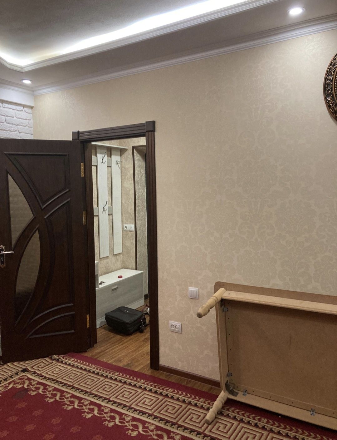 Юнусабад 4 квартал. Продается квартира 1/4/4