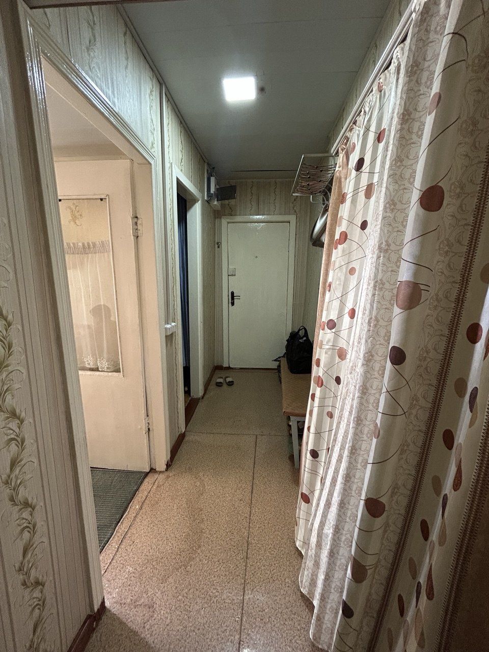 Arenda 1 xonalik kvartira,Rayon Yangi Xayot,metro 10 minut,Derevyashka