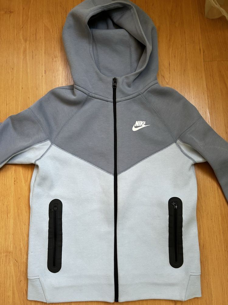 Nike tech fleece горнище