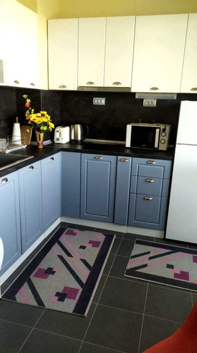 Дава се под наем Тристаен апартамент в Пловдив, Център - 75 кв.м за 450 € - Снимка #2