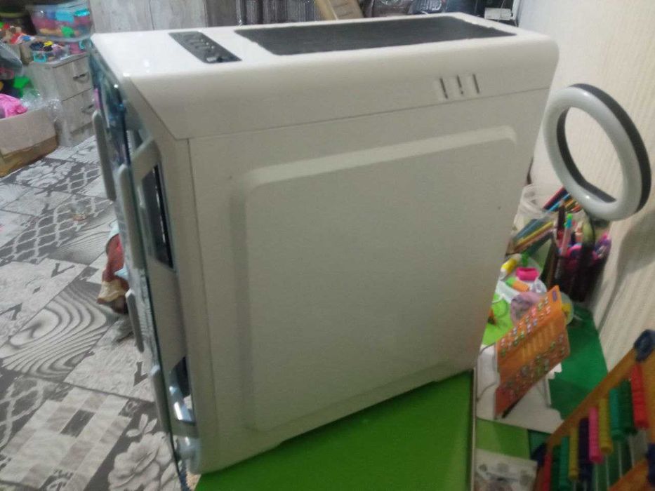 Продаю игровой корпус Midi-Tower