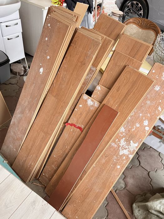 Продам ламинат б у 20 кв