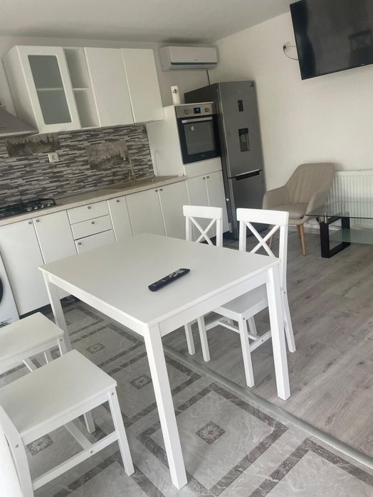 Inchiriez apartament cu 2 camere la Vila Ysy