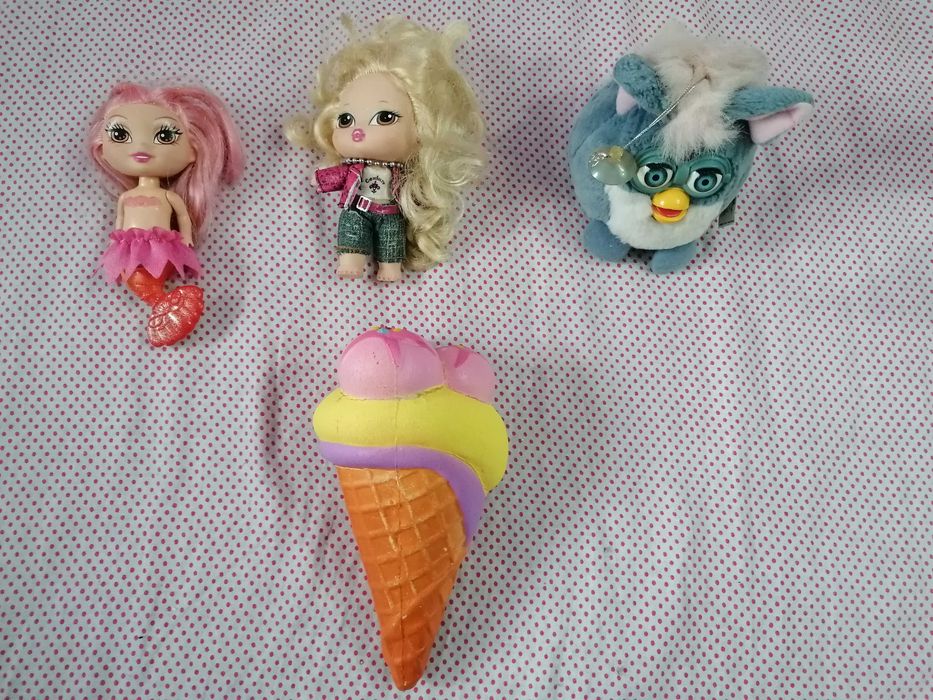 Jucarii de colectie, din plus sau din plastic