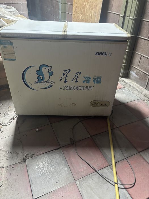 Холодильник сломаный