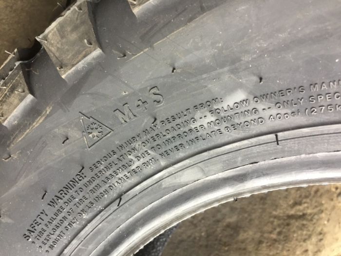 205 70 15 Comforser M/T CF3000