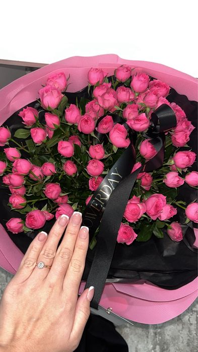 Продам цветы букет из кустовых роз