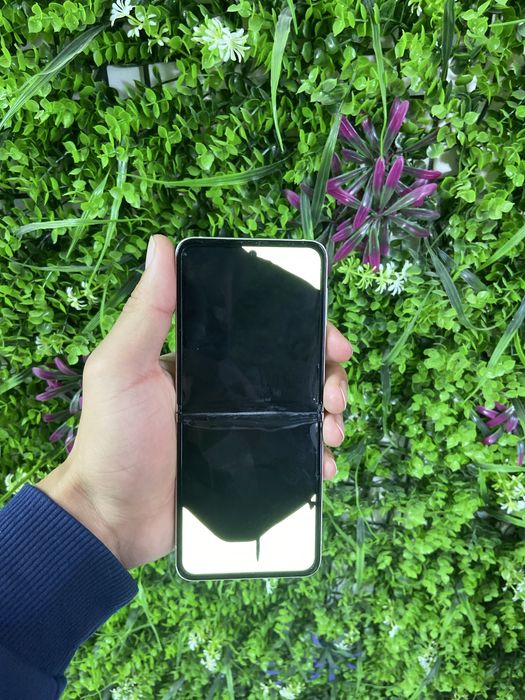 Samsung Z flip4 .samsung not 9