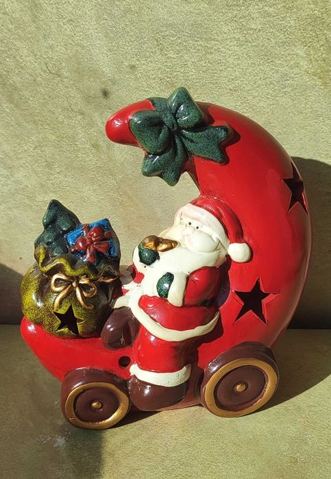 Коледни камиончета, чаши или подаръци