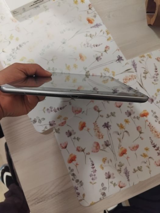 iPad Air Model Number-ME8998LL/A