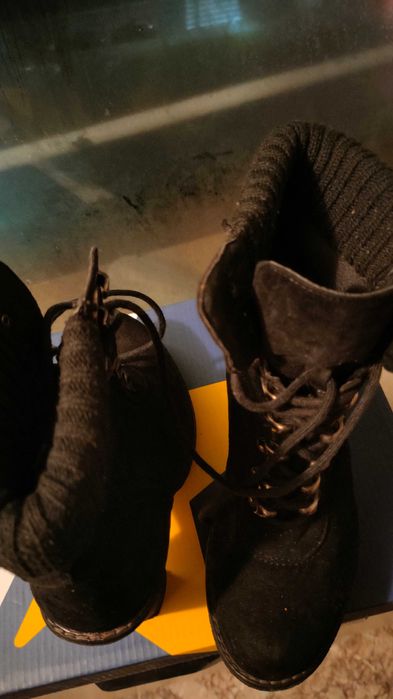 Супер удобни и стилни зимни боти