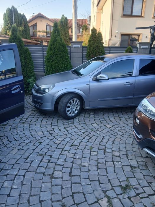 Vând Opel Astra H