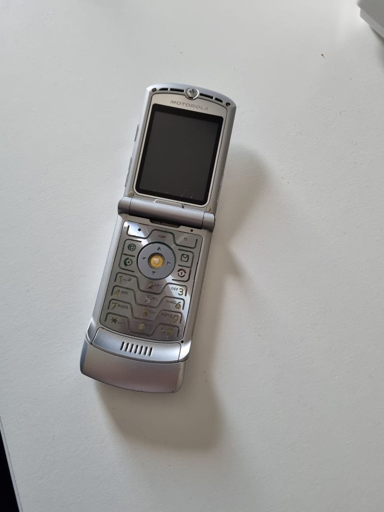 Telefon cu clapeta Motorola