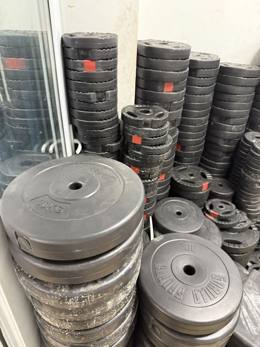 Gantere reglabile seturi de la 2x10 kg. Pana la 2x25 kg pret 8 lei kg.