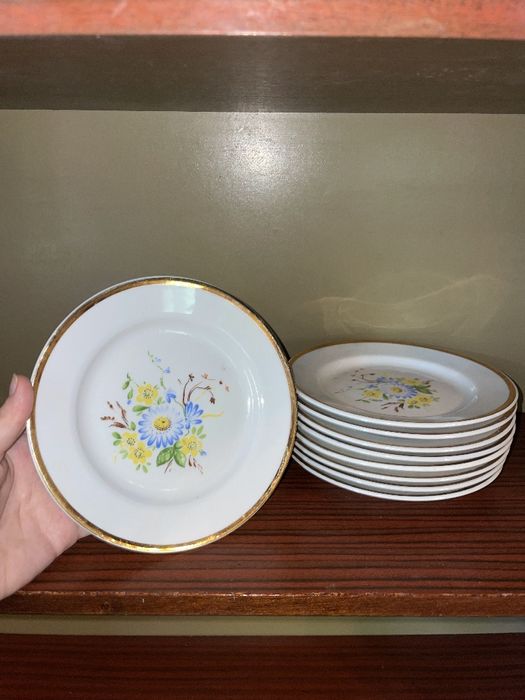 Советский набор тарелок с цветочным узором – 9 штук